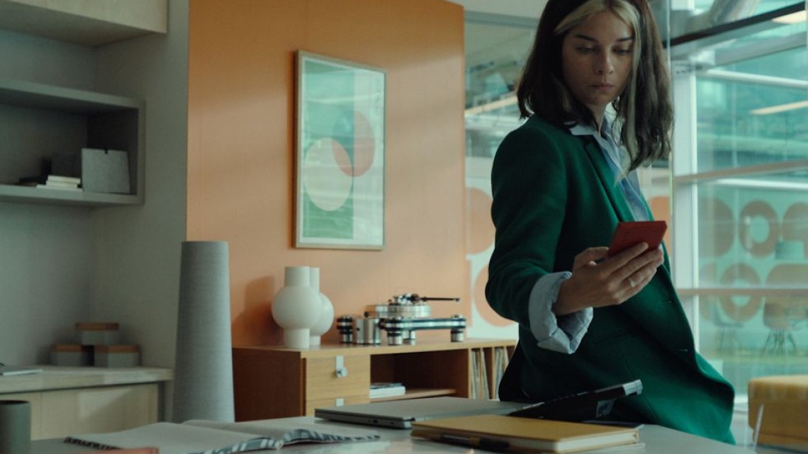 Pankiw_Ally_Black Mirror | Season 6 Episode 1 | Joan is Awful_Still_2